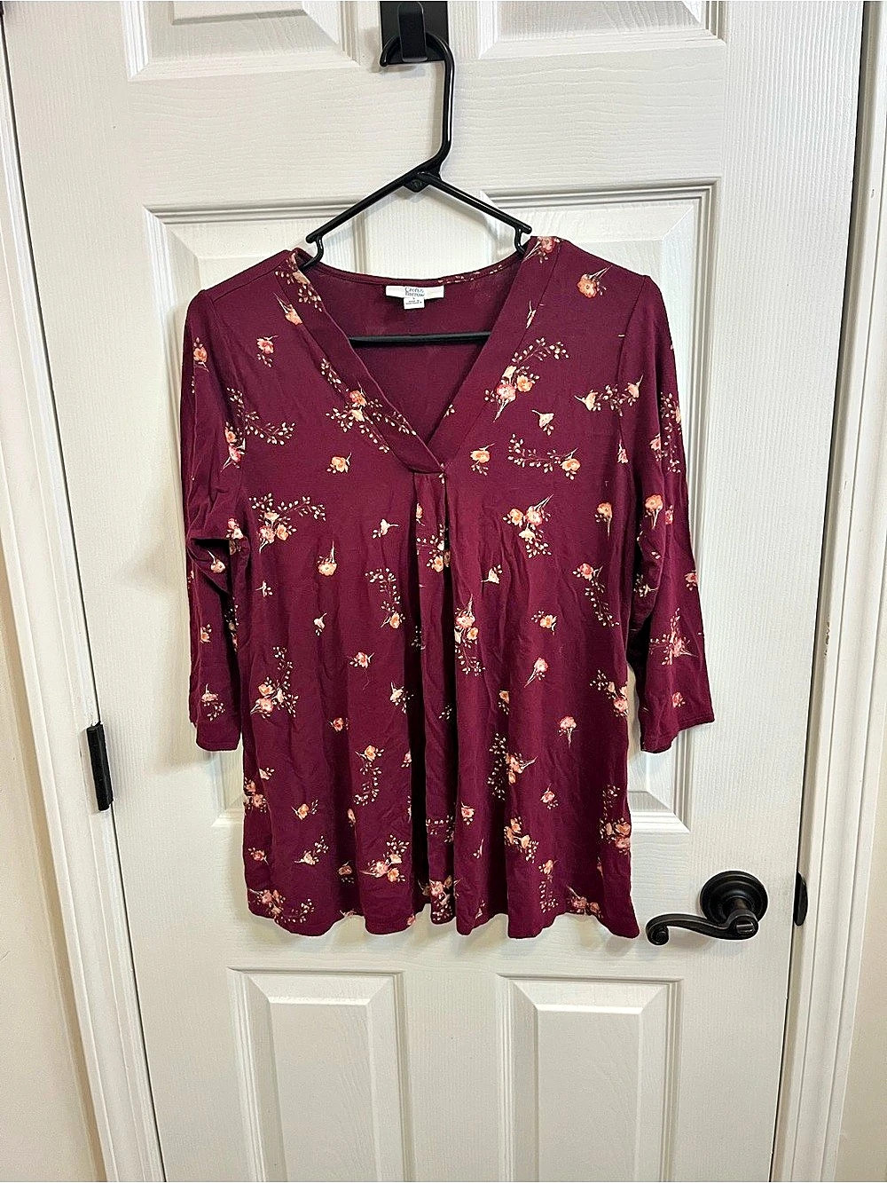 Croft & Barrow V-Neck Tunic Floral Blouse Burgundy Small